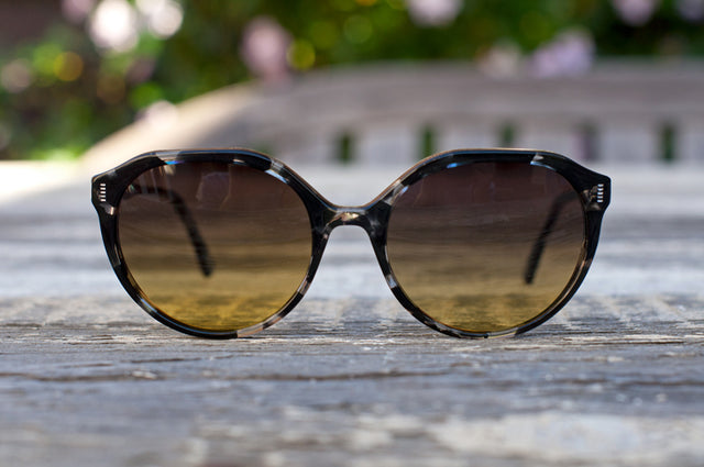 Topanga in Peppercorn - polarized